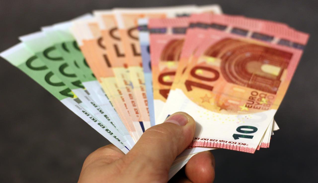 Financial Tips for Living in France